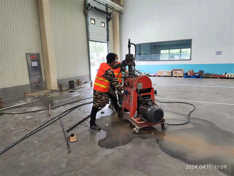 沙河口厂房地面下沉塌陷注浆加固施工